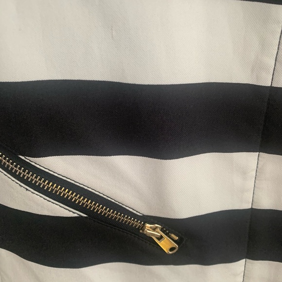 Club Monaco’s Black and white stripes - Picture 4 of 6